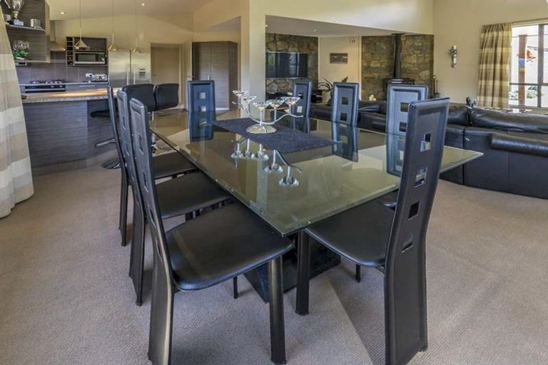 Photo of property in 4 Ryalls Way, Lake Hawea, Wanaka, 9382