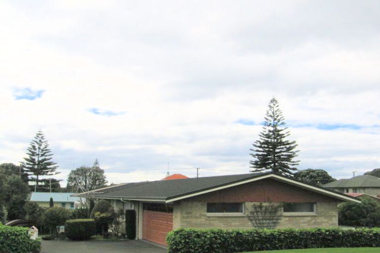 Photo of property in 105 Oceanview Road, Mount Maunganui, 3116