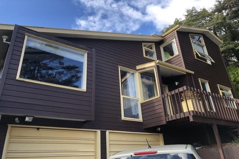 Photo of property in 7b Tiniroa Grove, Silverstream, Upper Hutt, 5019