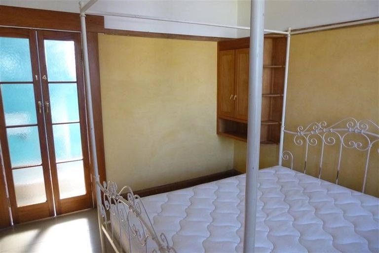 Photo of property in Devonport Apartments, 14/127 Saint Aubyn Street, New Plymouth, 4310