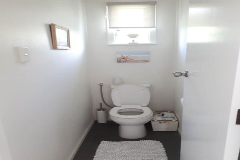 Photo of property in 15 Lowtherhurst Road, Massey, Auckland, 0614