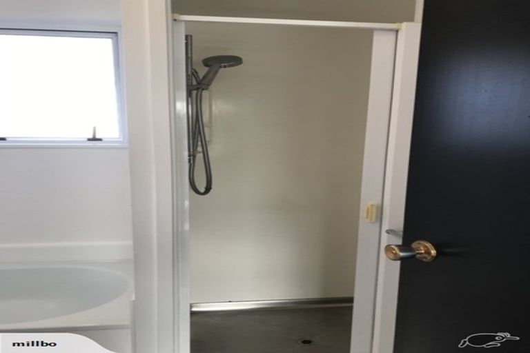 Photo of property in 2/28 Norman Road, Hauraki, Auckland, 0622