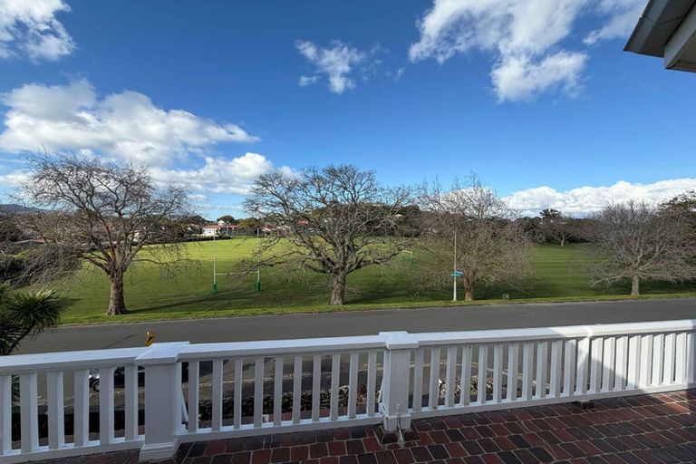 Photo of property in 21 Cambridge Terrace, Devonport, Auckland, 0624