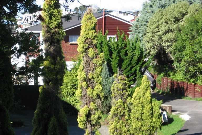 Photo of property in 2/9 Tudor Place, Mairangi Bay, Auckland, 0630