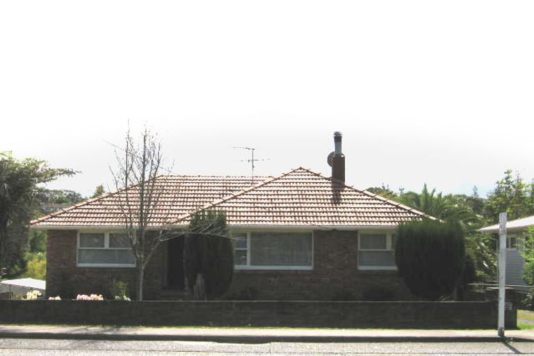 Photo of property in 95 Godley Road, Green Bay, Auckland, 0604