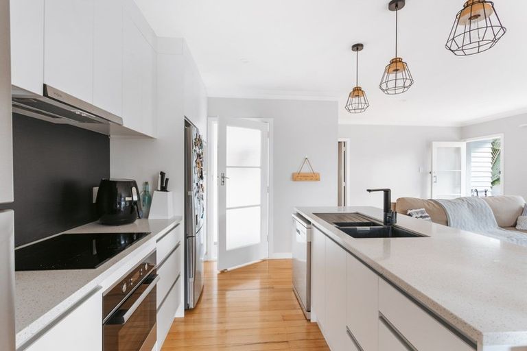 Photo of property in 23 Karaka Road, Otumoetai, Tauranga, 3110