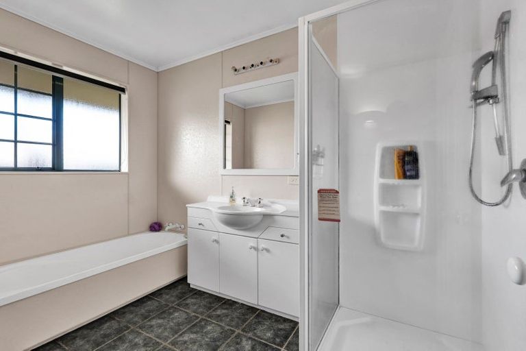 Photo of property in 10d Regan Street, Stratford, 4332