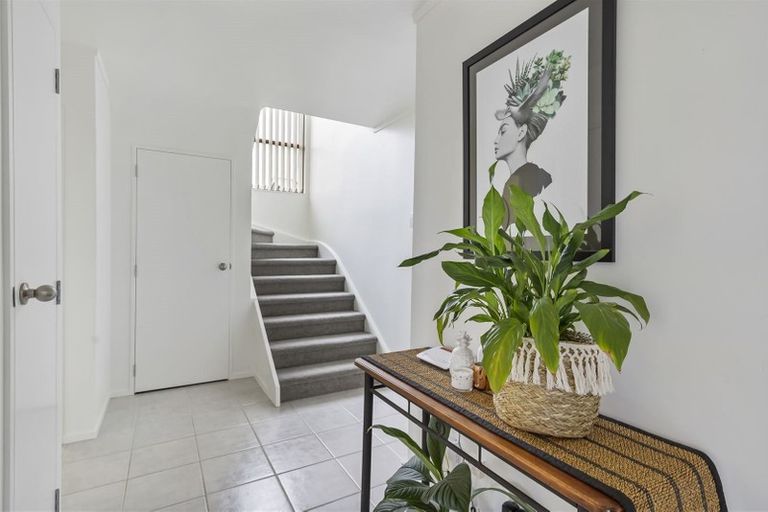 Photo of property in 2/165 Birkenhead Avenue, Birkenhead, Auckland, 0626