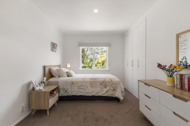 Photo of property in 34 Tiri Tiri Road, Birkdale, Auckland, 0626