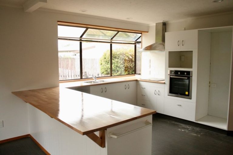 Photo of property in 3a Juniper Place, Burnside, Christchurch, 8053