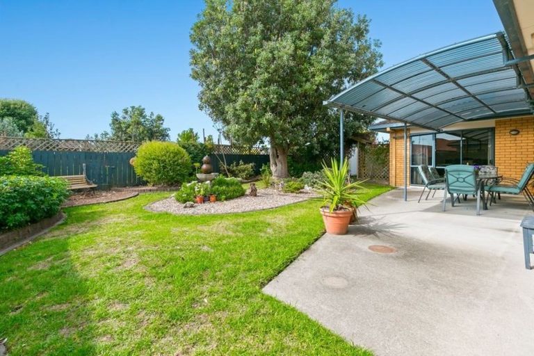 Photo of property in 7 Mcleod Place, Papamoa Beach, Papamoa, 3118