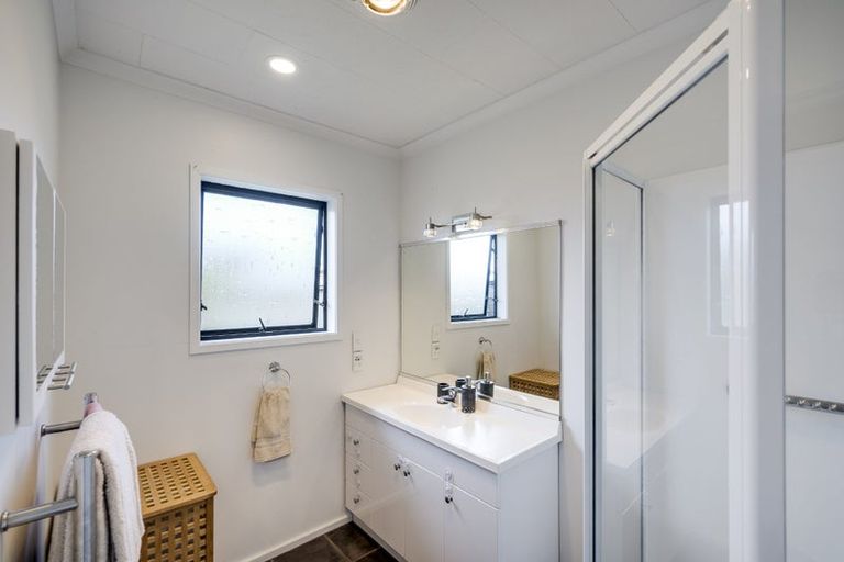 Photo of property in 52 Guppy Road, Greenmeadows, Napier, 4112