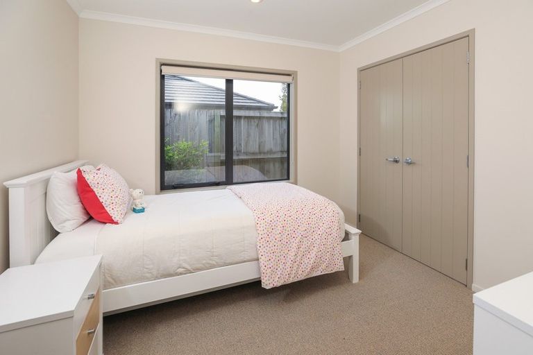 Photo of property in 5 Waltham Place, Rototuna North, Hamilton, 3210