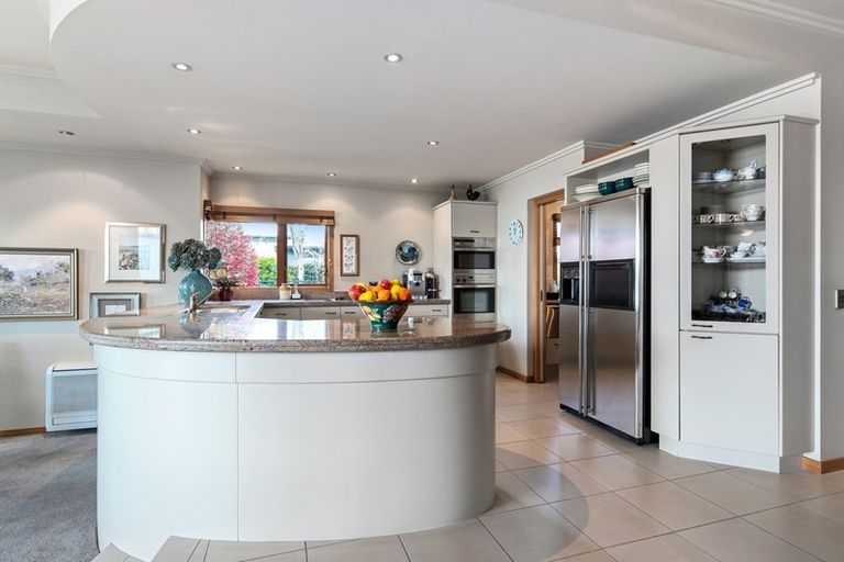 Photo of property in 64 Lake Crescent, Hamilton Lake, Hamilton, 3204