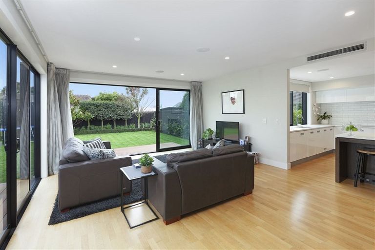 Photo of property in 28 Devonport Lane, St Albans, Christchurch, 8014
