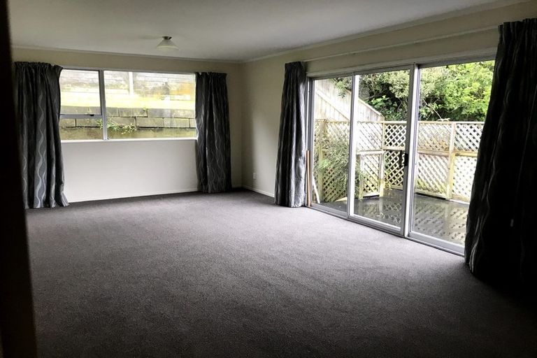 Photo of property in 89b Stewart Drive, Newlands, Wellington, 6037