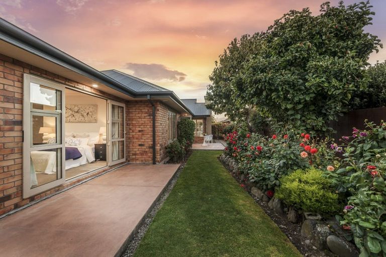 Photo of property in 15 Solway Avenue, Ilam, Christchurch, 8041