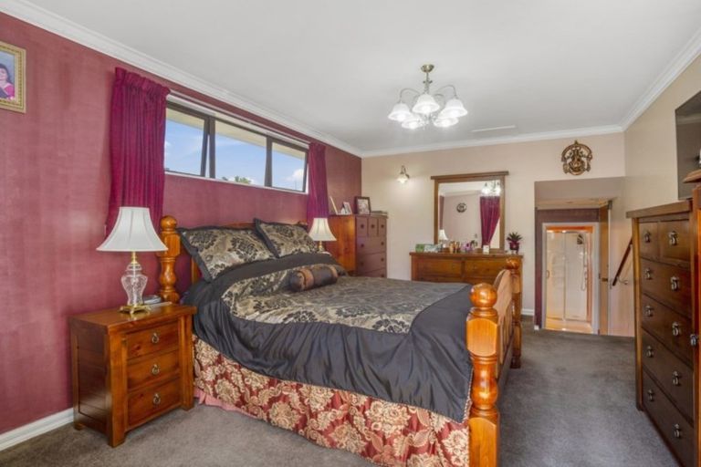 Photo of property in 27 Almora View, Ascot Park, Porirua, 5024