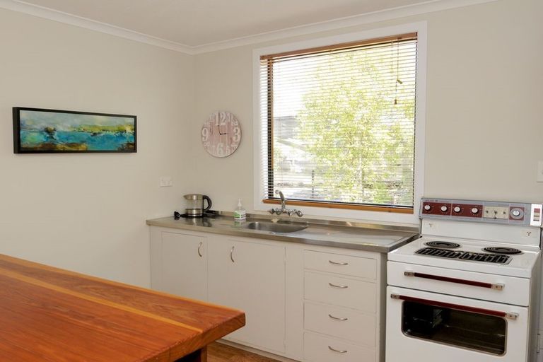 Photo of property in 6 Chambers Street, Kakanui, Oamaru, 9495