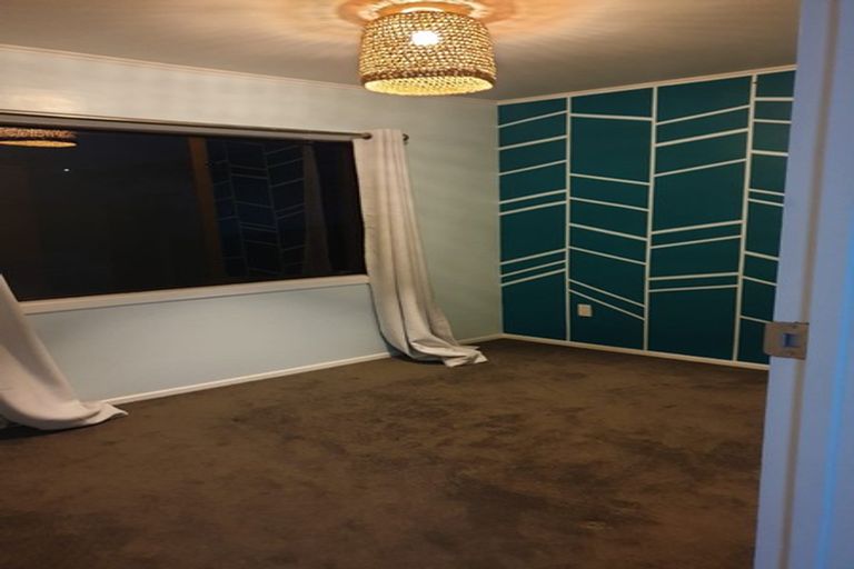 Photo of property in 1/35 St Leonards Road, Kelston, Auckland, 0602