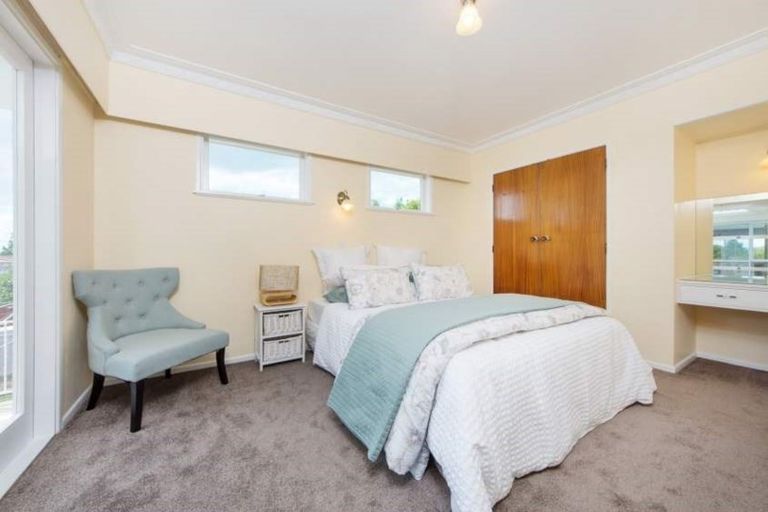 Photo of property in 25 The Crest, Sunnyhills, Auckland, 2010