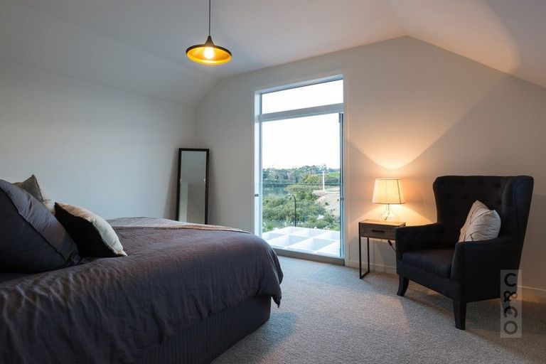 Photo of property in 10 Tauwaka Crescent, Riverhead, 0820