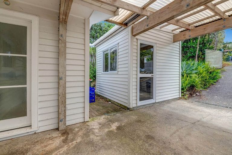 Photo of property in 21 Matai Road, Stanmore Bay, Whangaparaoa, 0932