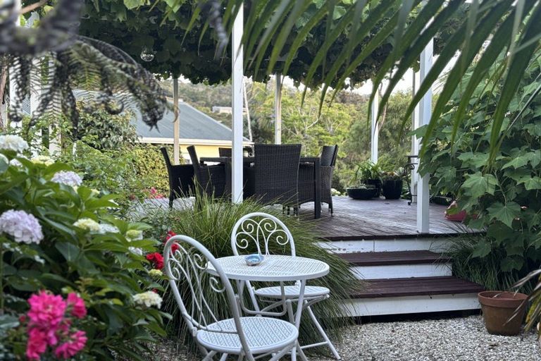 Photo of property in 8 Grants Avenue, Russell, 0202