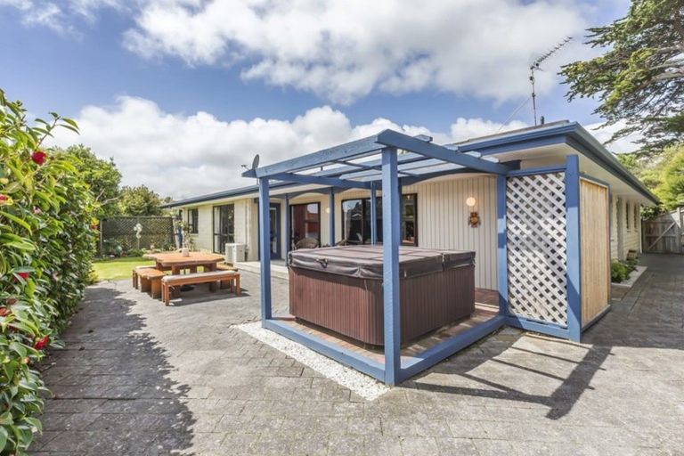 Photo of property in 7 Observatory Close, Whitby, Porirua, 5024