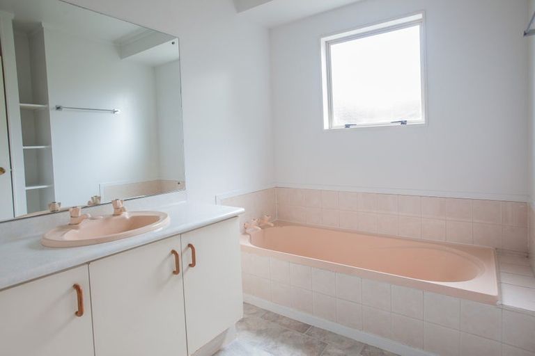 Photo of property in 11 Commodore Avenue, Flagstaff, Hamilton, 3210