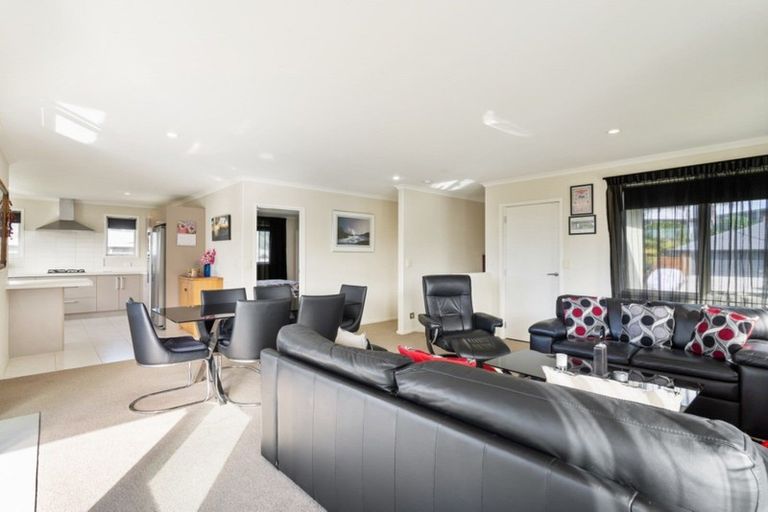 Photo of property in 100 Estuary View, Whangamata, 3620