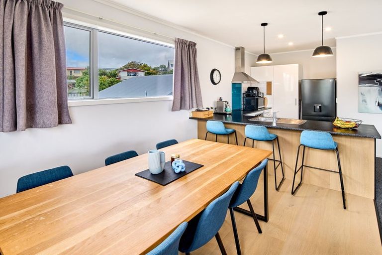 Photo of property in 109a Gloaming Hill, Titahi Bay, Porirua, 5022