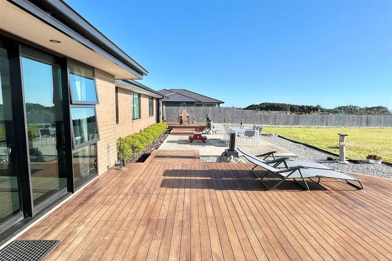 Photo of property in 10 Takutai Terrace, Ruatapu, 7883