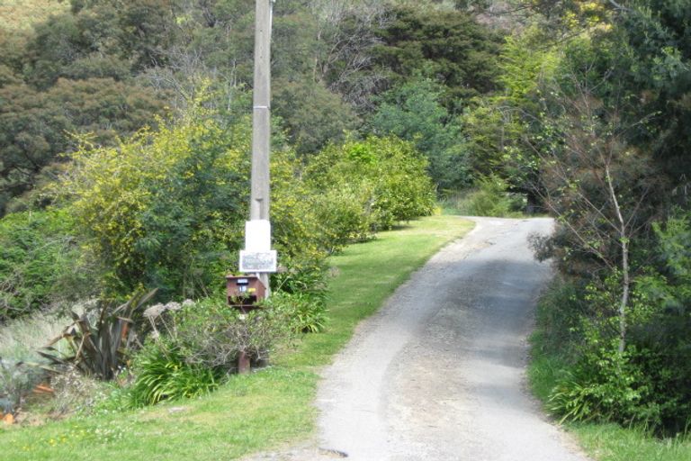 Photo of property in 15 Angle Street, Picton, 7220