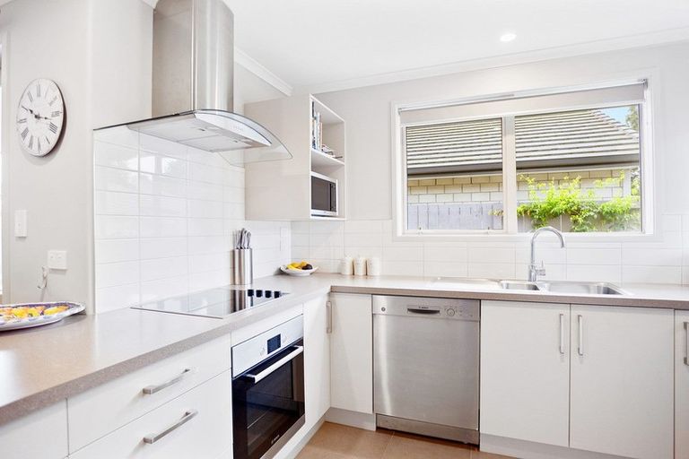 Photo of property in 21 Saltwood Lane, Bethlehem, Tauranga, 3110