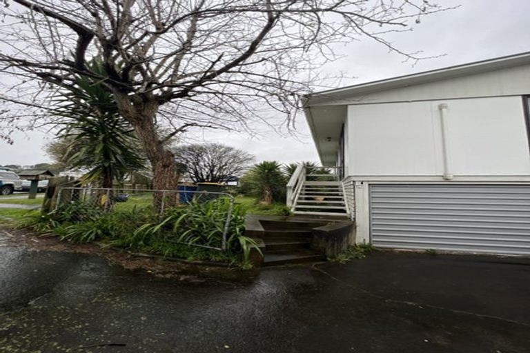 Photo of property in 22 Crosby Road, West Harbour, Auckland, 0618