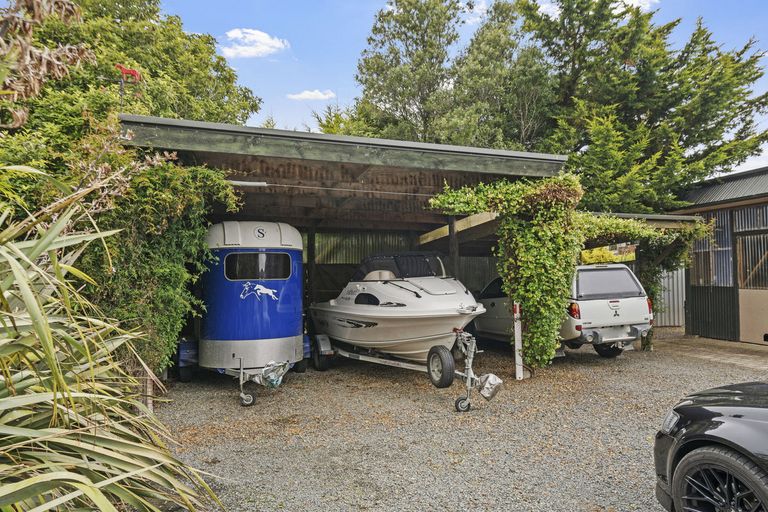 Photo of property in 43 Halfway Bush Road, Halfway Bush, Dunedin, 9076