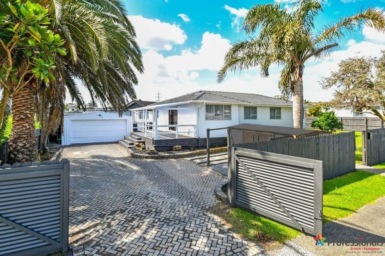 Photo of property in 2 Serrano Place, Clover Park, Auckland, 2023