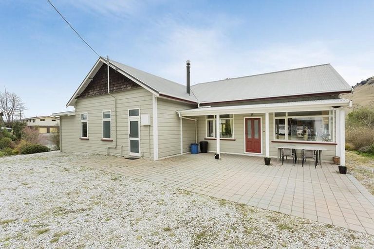 Photo of property in 16 Thomas Street, Palmerston, 9430