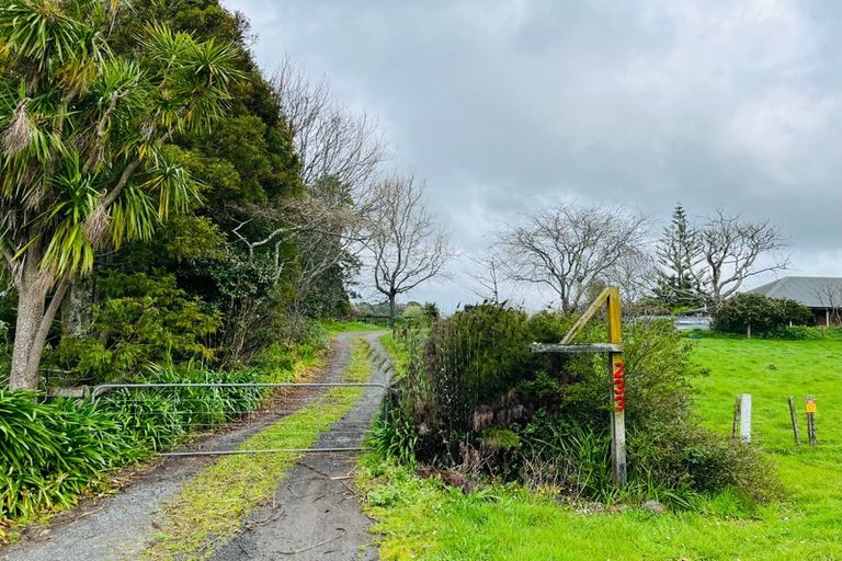 Photo of property in 233 Waihoehoe Road, Drury, 2577