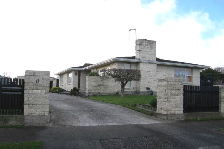 Photo of property in 11 Hinau Place, Cloverlea, Palmerston North, 4412