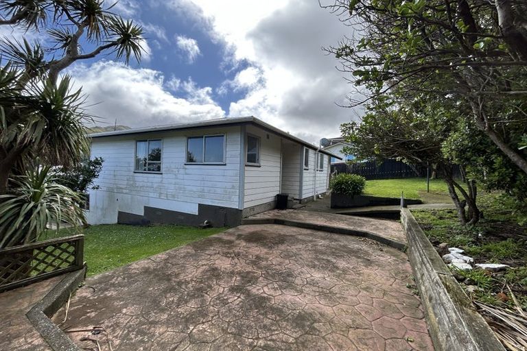 Photo of property in 14 Frobisher Street, Island Bay, Wellington, 6023