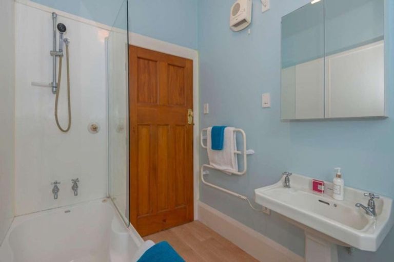 Photo of property in 4 Cliff Street, Moncks Bay, Christchurch, 8081