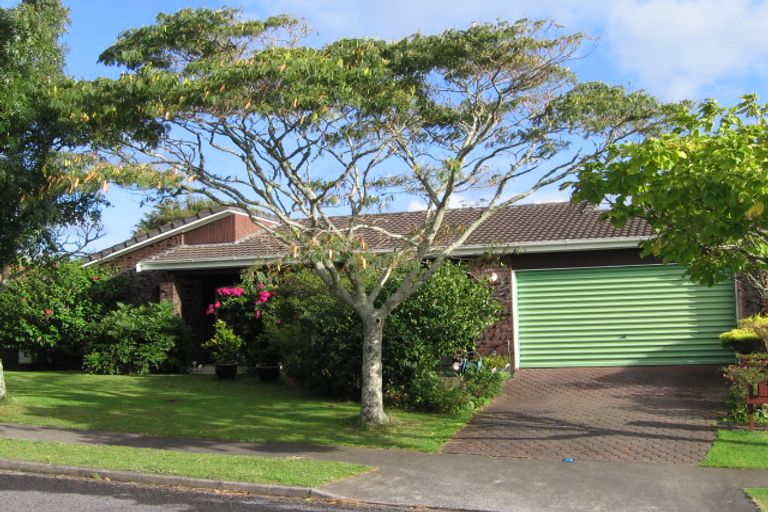 Photo of property in 11 Raddock Place, Farm Cove, Auckland, 2012