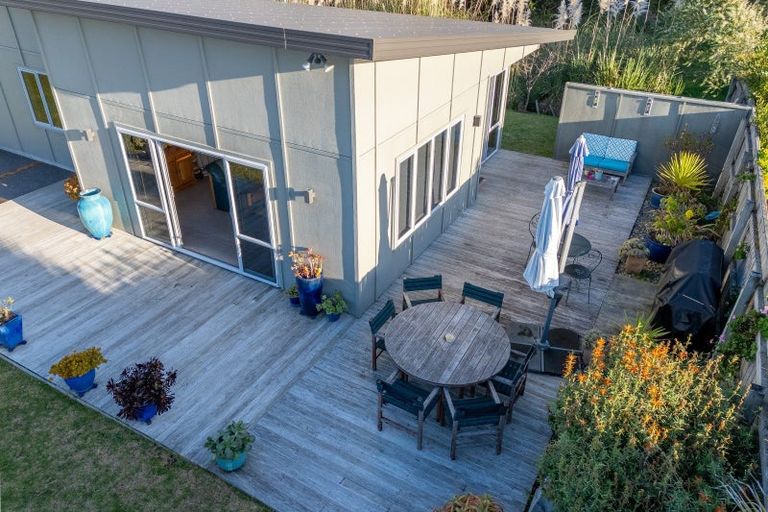 Photo of property in 5 Byron Brown Place, Otaki Beach, Otaki, 5512