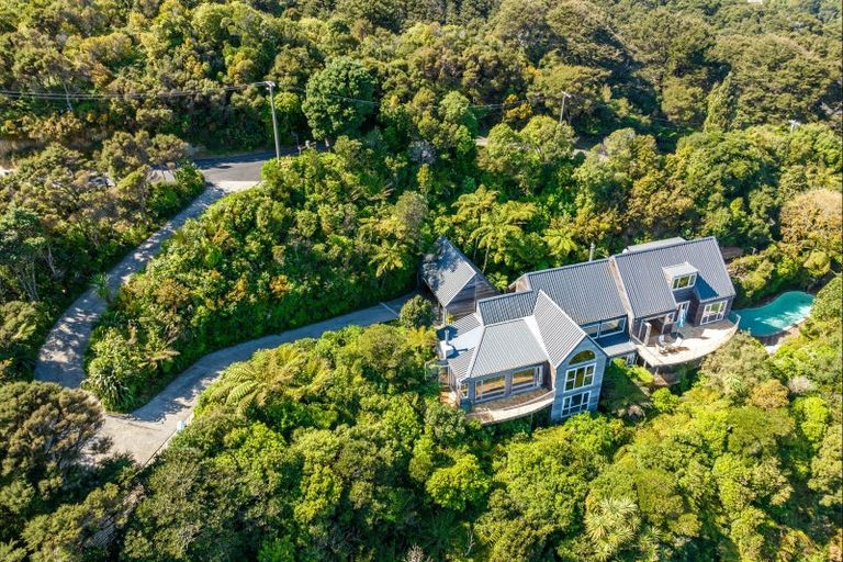 Photo of property in 28 Ngaumatau Road, Point Howard, Lower Hutt, 5013