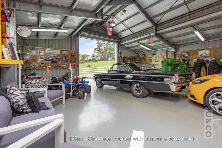 Photo of property in 1239 Peak Road, Helensville, 0875