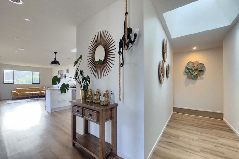 Photo of property in 6 Cartographer Way, Whitby, Porirua, 5024