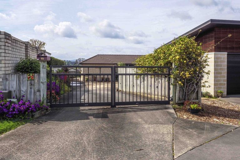 Photo of property in 16 Vantage Place, Omokoroa, 3114