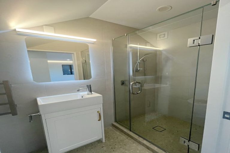 Photo of property in 9b Glamorgan Drive, Torbay, Auckland, 0630